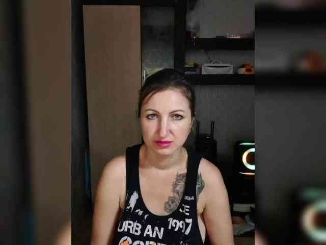 Nushka1984 webcam