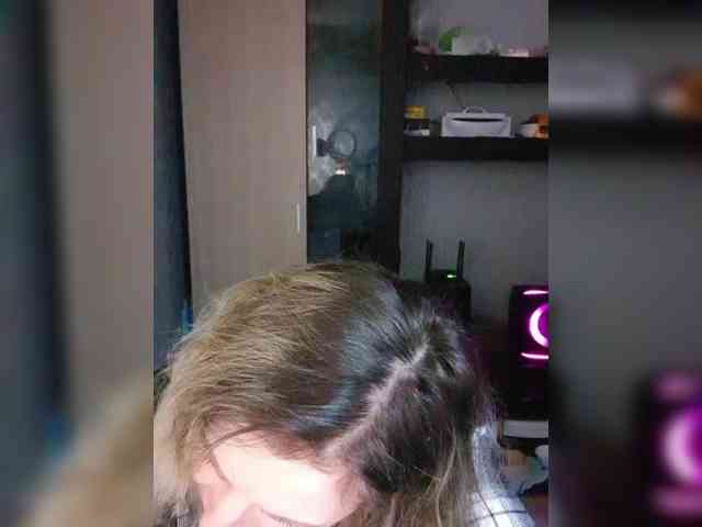 Nushka1984 webcam