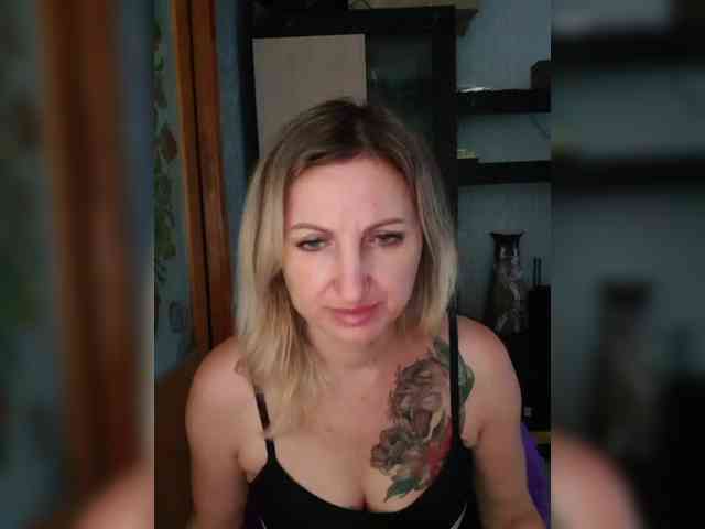 Nushka1984 webcam
