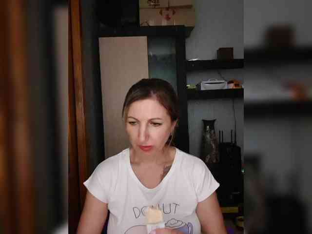 Nushka1984 webcam