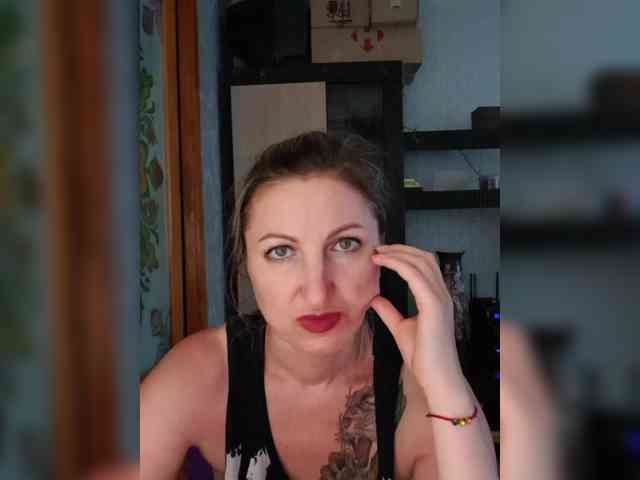 Nushka1984 webcam