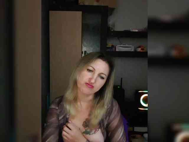Nushka1984 webcam