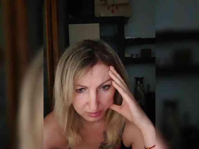 Nushka1984 webcam
