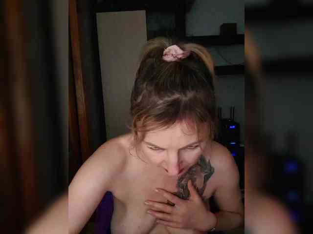 Nushka1984 webcam