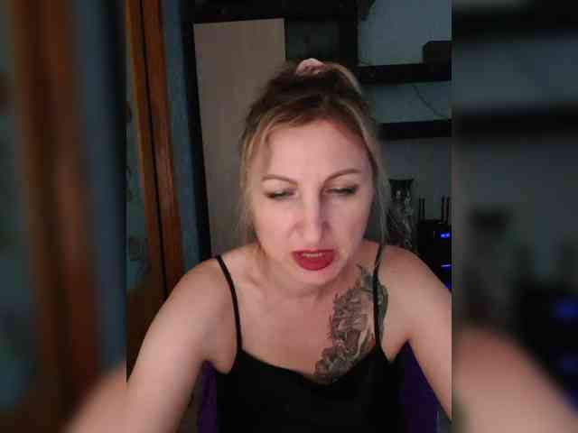Nushka1984 webcam
