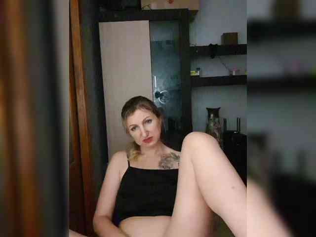 Nushka1984 webcam