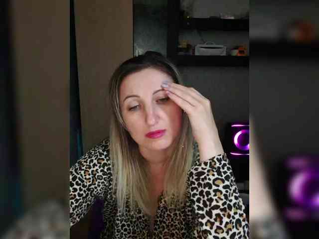Nushka1984 webcam