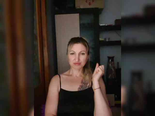 Nushka1984 webcam