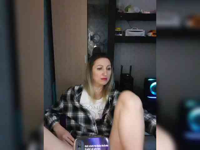 Nushka1984 webcam