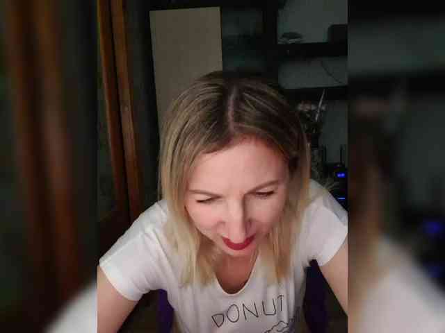 Nushka1984 webcam