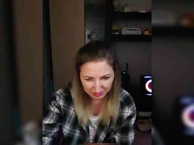 Nushka1984 webcam