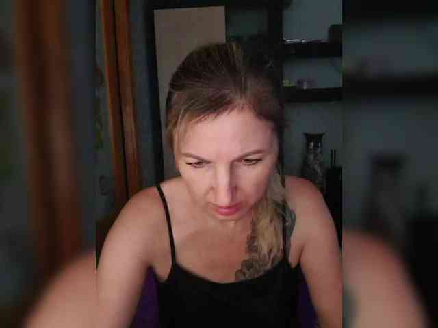 Nushka1984 webcam