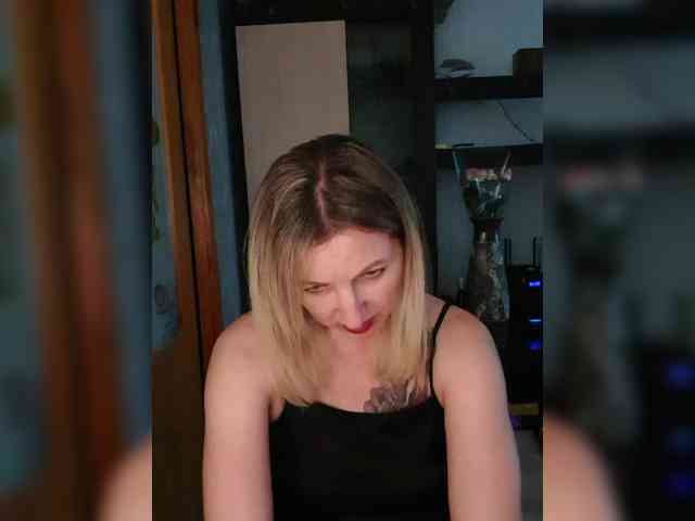 Nushka1984 webcam