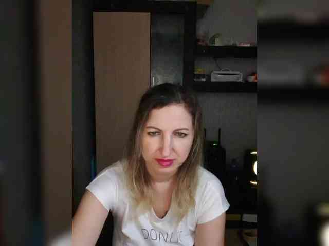 Nushka1984 webcam