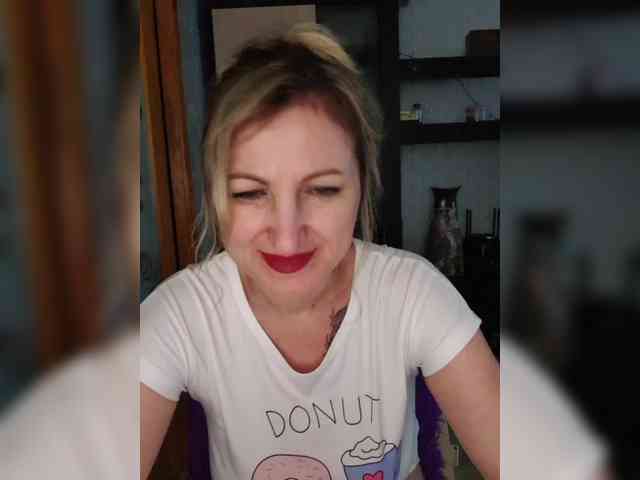 Nushka1984 webcam