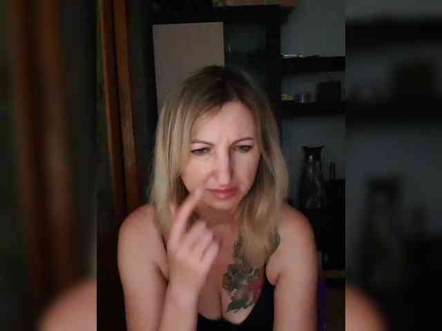 Nushka1984 webcam