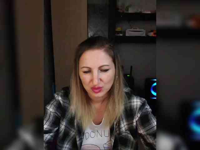 Nushka1984 webcam