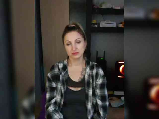 Nushka1984 webcam