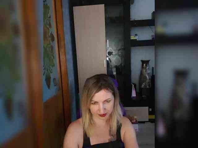 Nushka1984 webcam