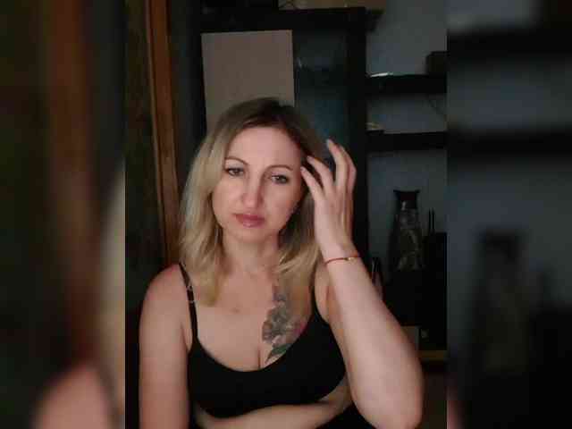 Nushka1984 webcam