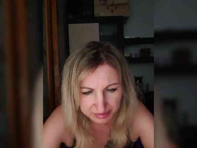 Nushka1984 webcam