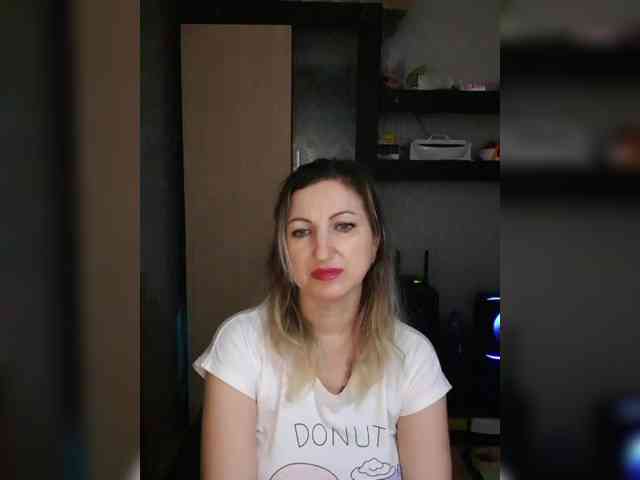 Nushka1984 webcam