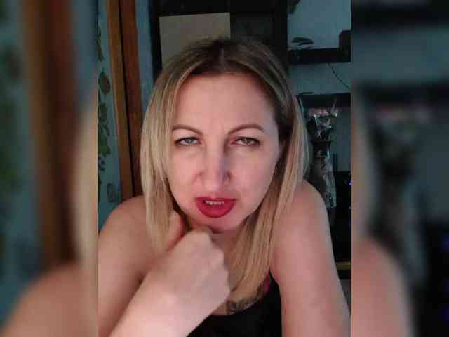 Nushka1984 webcam