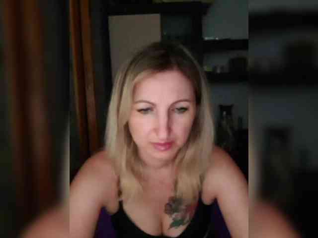 Nushka1984 webcam