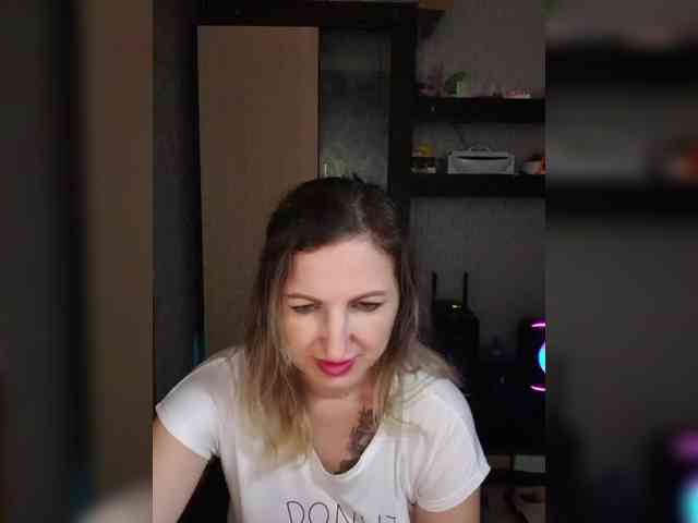 Nushka1984 webcam