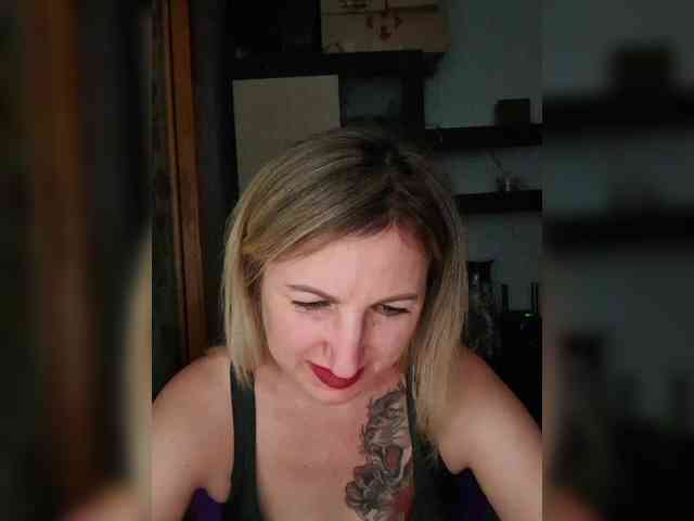 Nushka1984 webcam