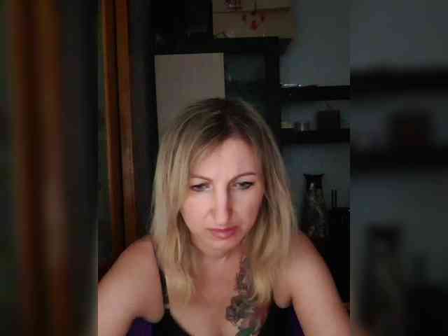 Nushka1984 webcam