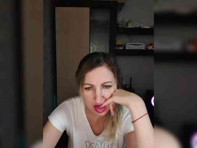 Nushka1984 webcam