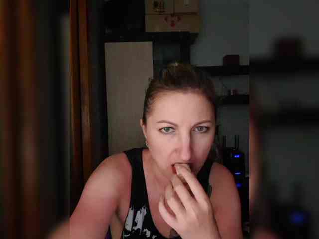 Nushka1984 webcam