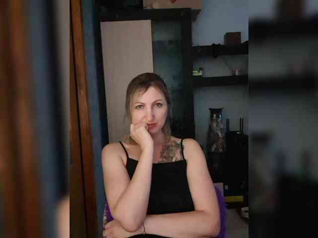 Nushka1984 webcam