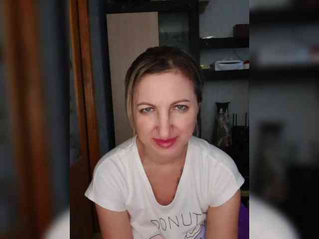 Nushka1984 webcam