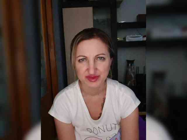 Nushka1984 webcam