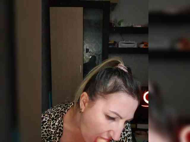 Nushka1984 webcam