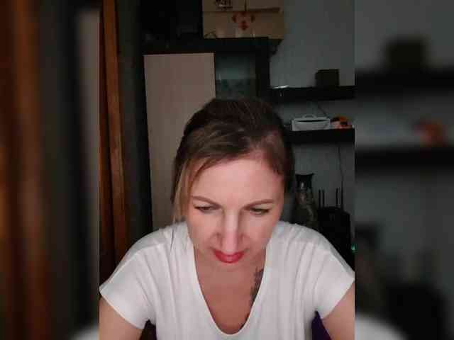 Nushka1984 webcam