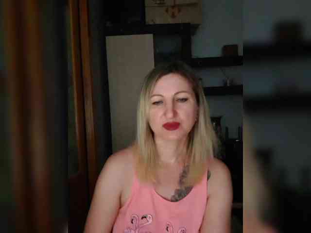 Nushka1984 webcam