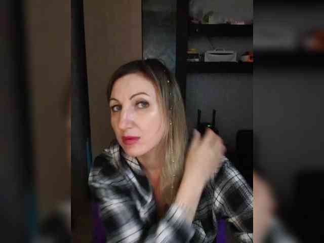 Nushka1984 webcam