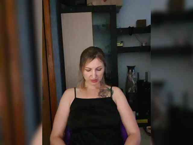 Nushka1984 webcam
