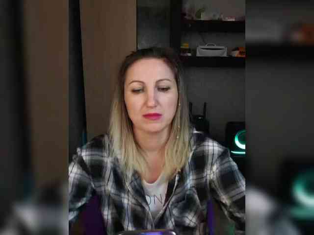 Nushka1984 webcam
