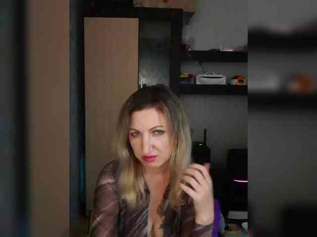 Nushka1984 webcam