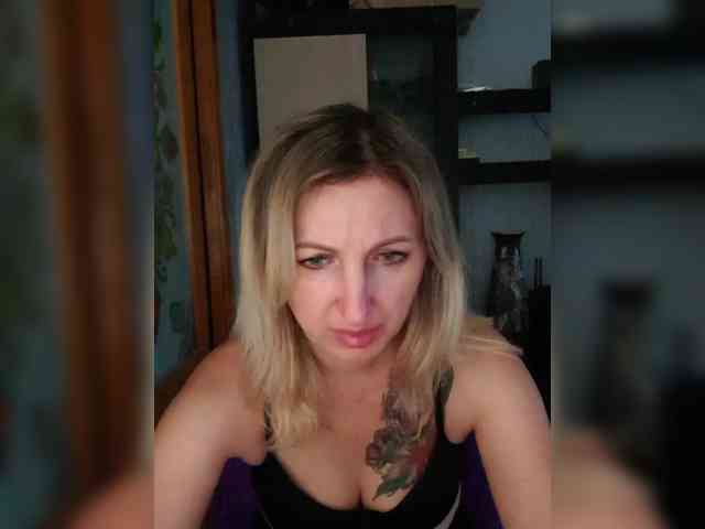 Nushka1984 webcam