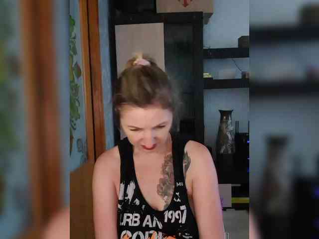 Nushka1984 webcam