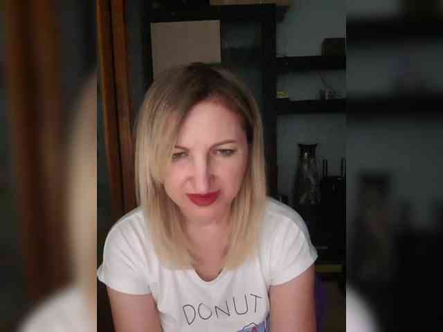Nushka1984 webcam