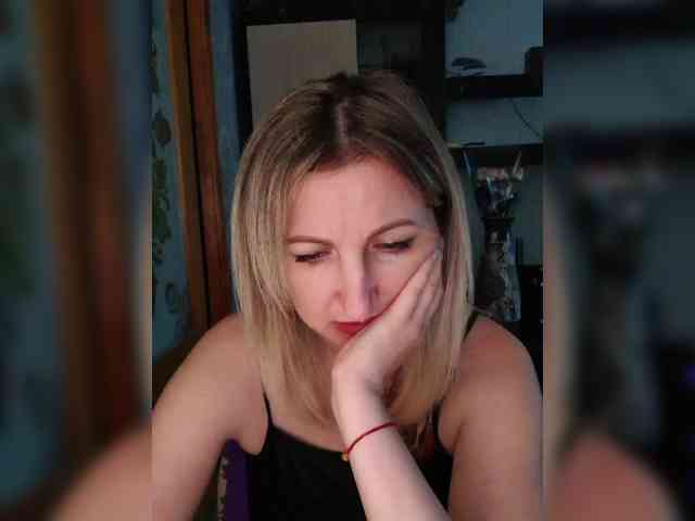 Nushka1984 webcam