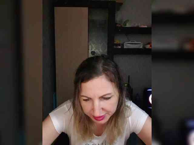 Nushka1984 webcam