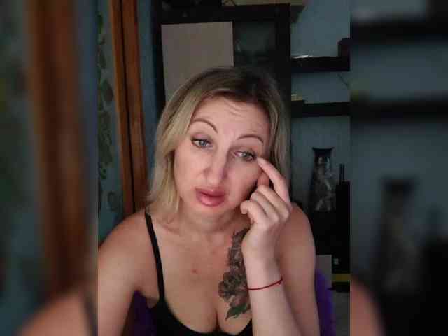 Nushka1984 webcam
