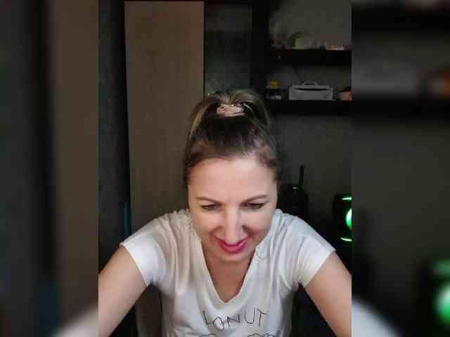 Nushka1984 webcam